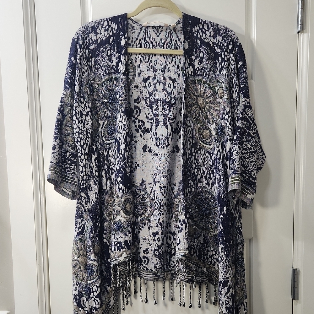 Soft Surroundings Navy and Cream Patterned Kimono Petite S/M